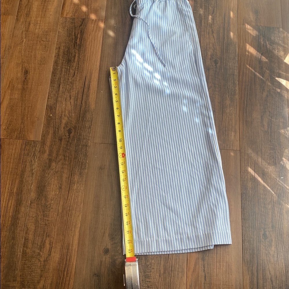 H&M Blue Striped and Floral Tan Capris - Picture 9 of 16